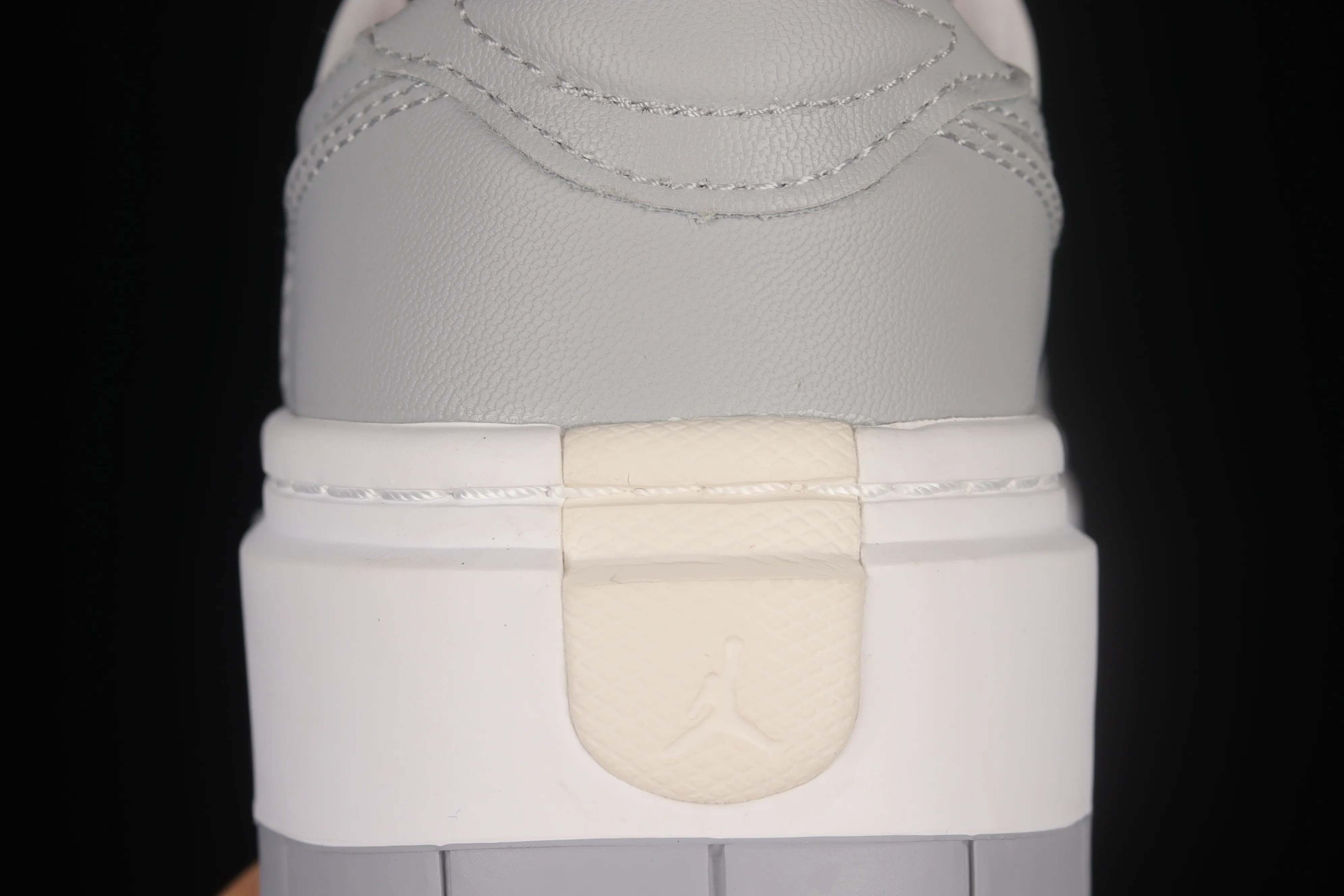 All categories Air Jordan Jordan series basketball shoes Air Jordan 1 Low Z version Air Jordan 1 Elevate Low SE "Wolf Grey" Little AJ thick-soled retro basketball shoes DH7004-100